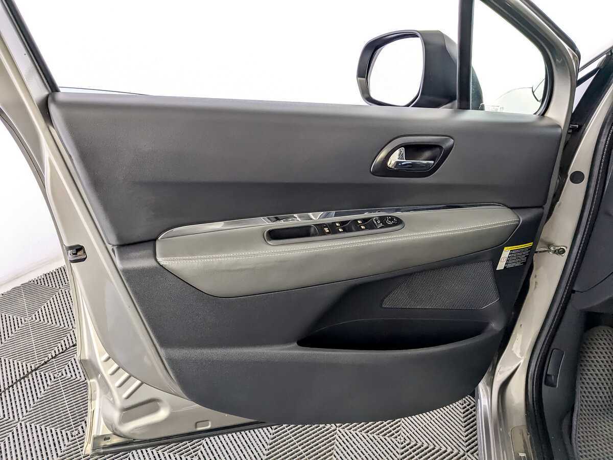 Купить Peugeot 3008 с пробегом. Фото: #18