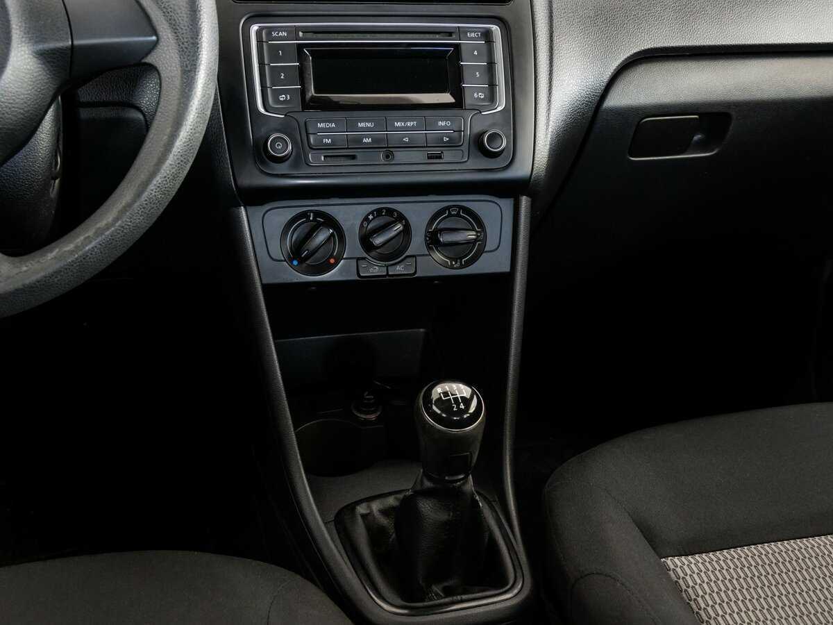 Купить Volkswagen Polo с пробегом. Фото: #9