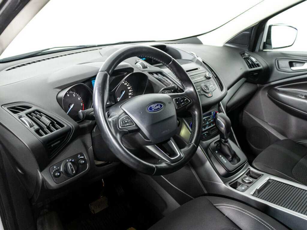 Купить Ford Kuga с пробегом. Фото: #10