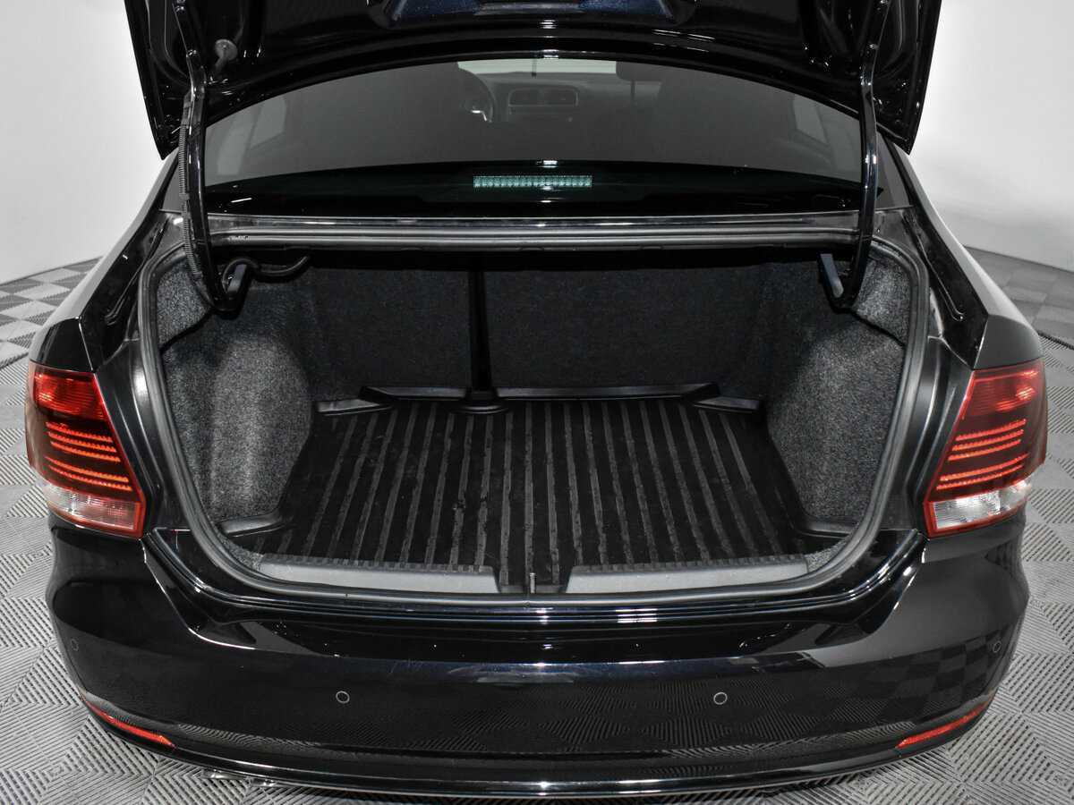 Купить Volkswagen Polo с пробегом. Фото: #18