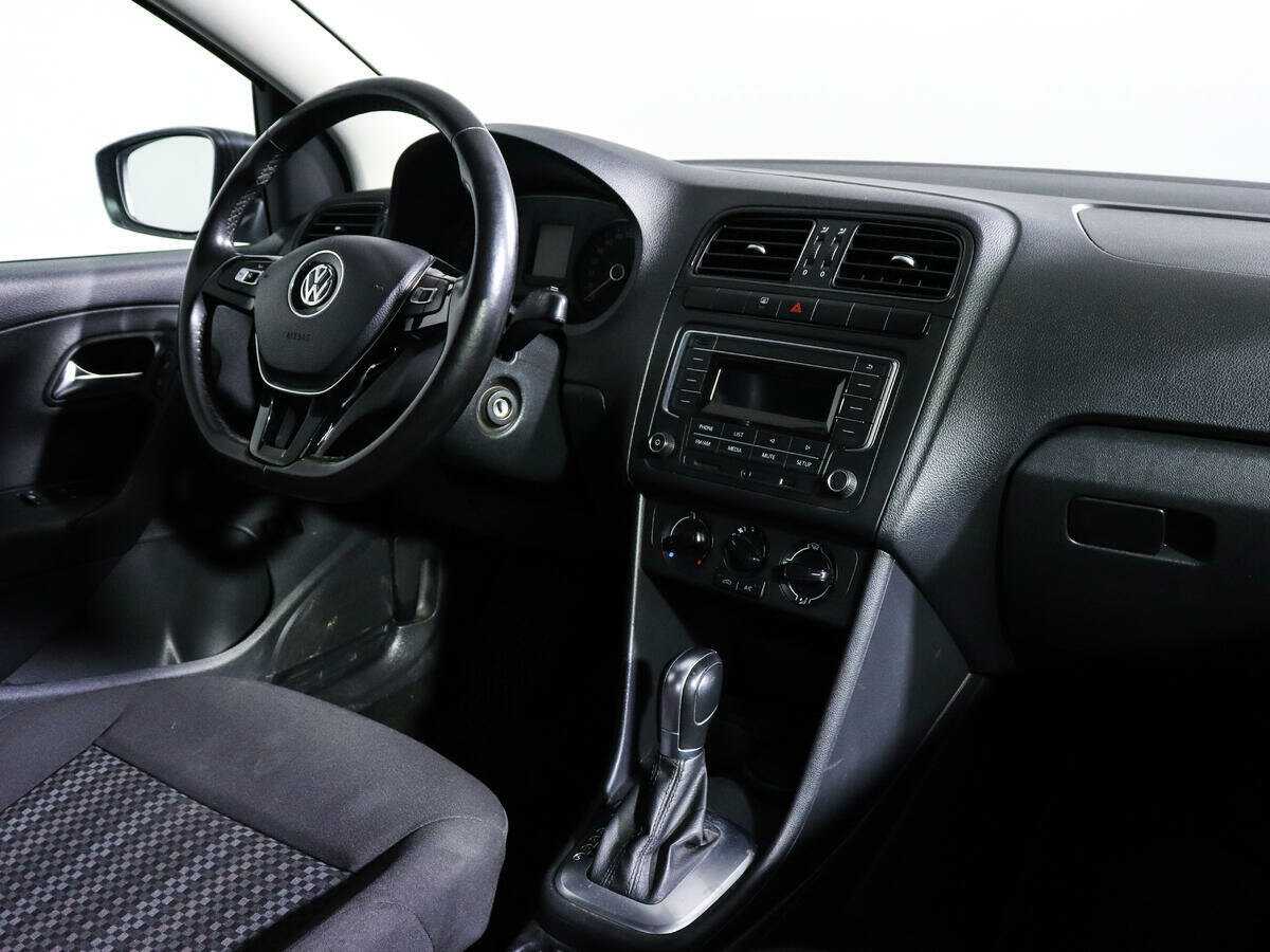 Купить Volkswagen Polo с пробегом. Фото: #6