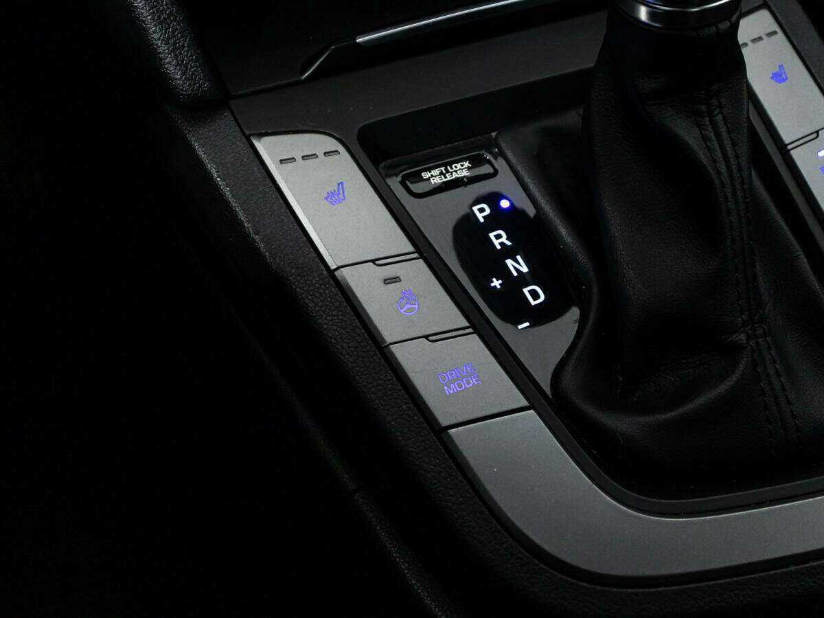 Купить Hyundai Elantra с пробегом. Фото: #16