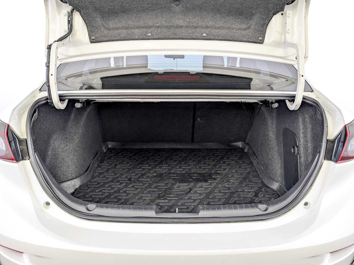 Купить Mazda 3 с пробегом. Фото: #9