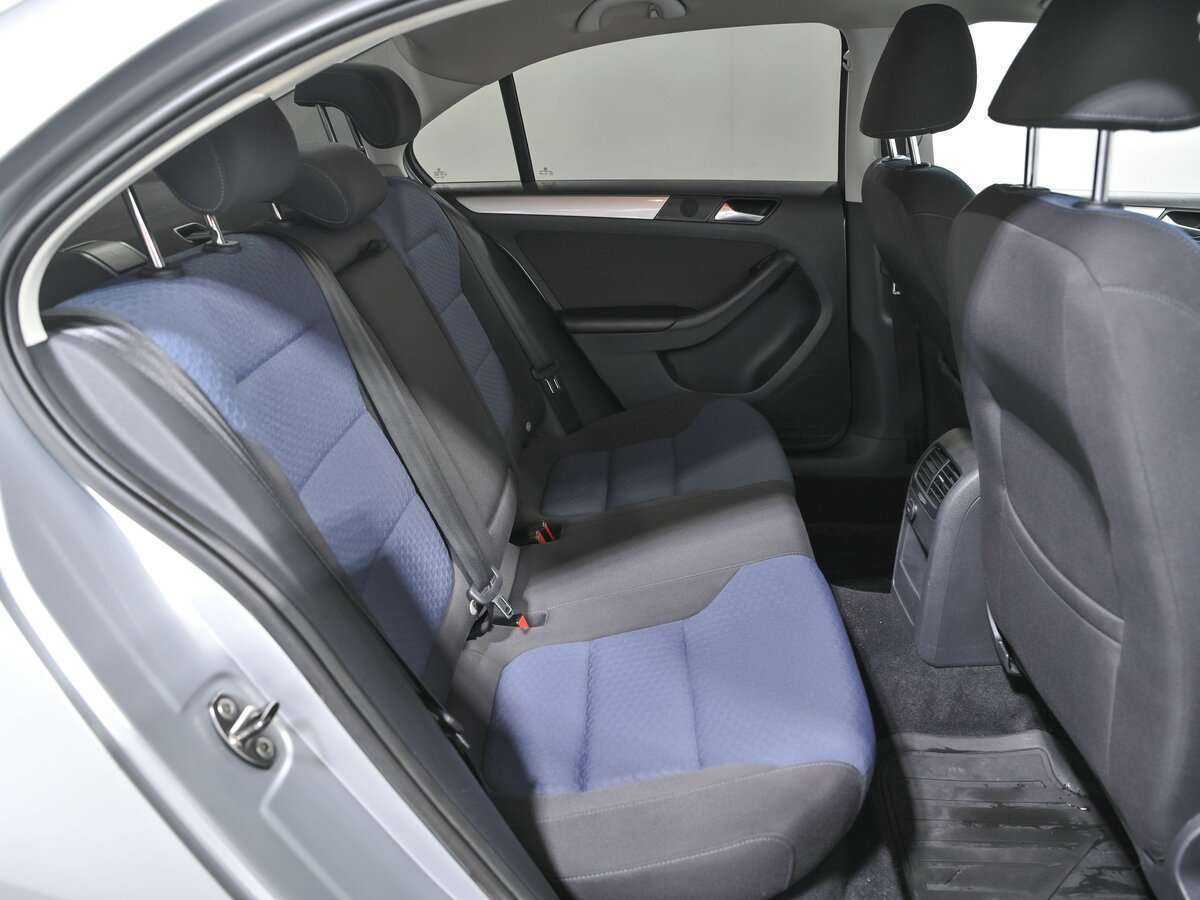 Купить Volkswagen Jetta с пробегом. Фото: #14