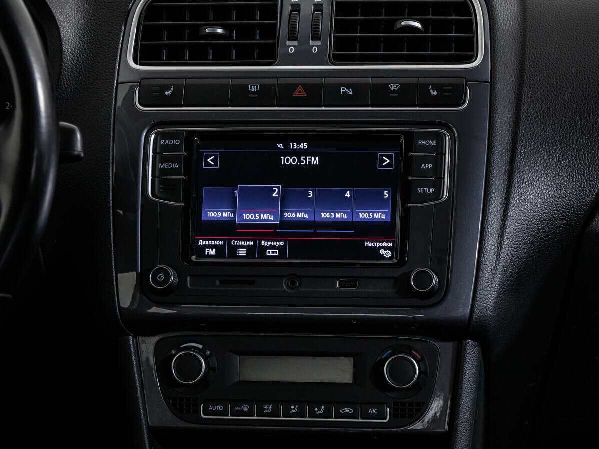 Купить Volkswagen Polo с пробегом. Фото: #11