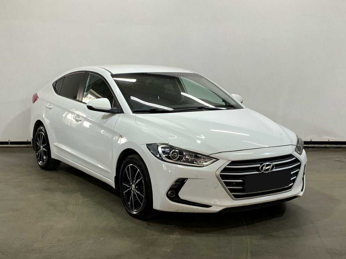 Купить Hyundai Elantra с пробегом. Фото: #2
