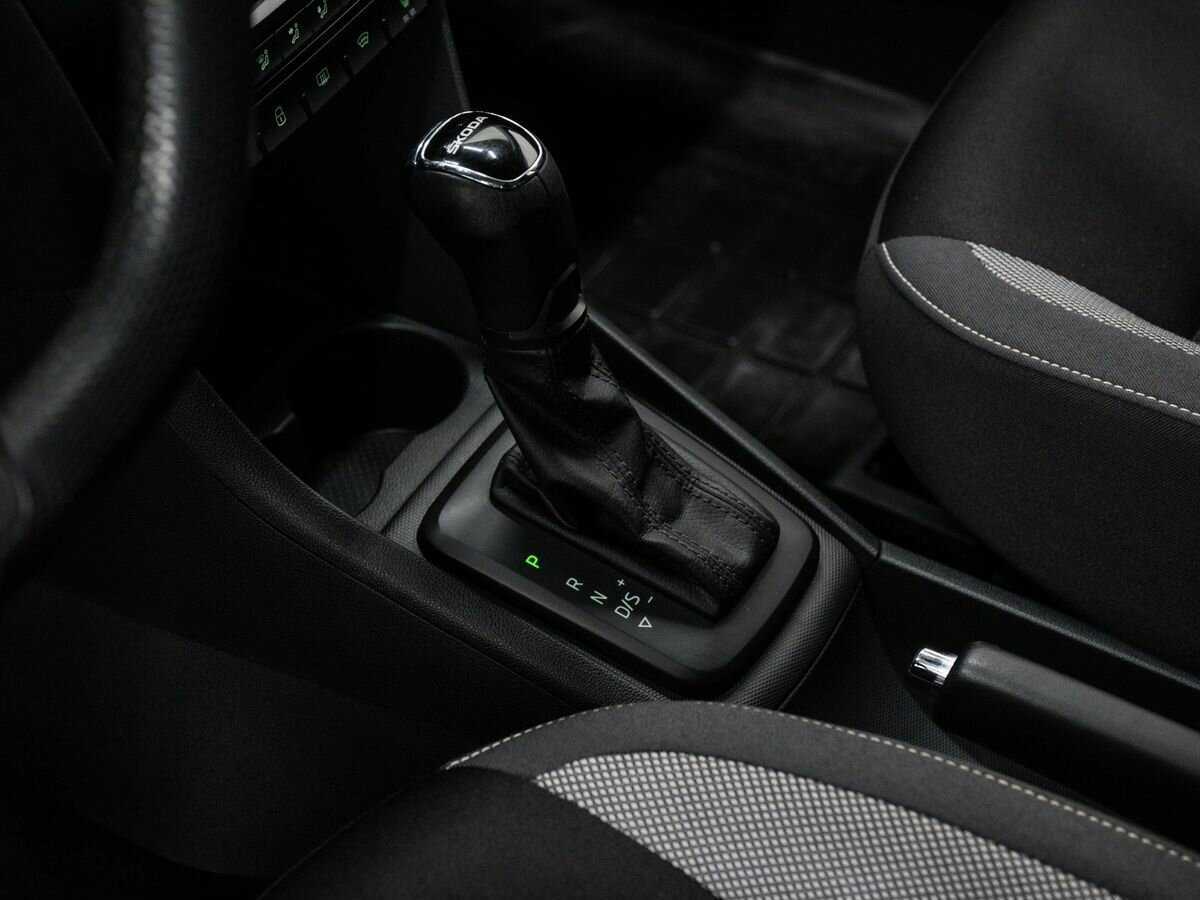 Купить Skoda Rapid с пробегом. Фото: #17