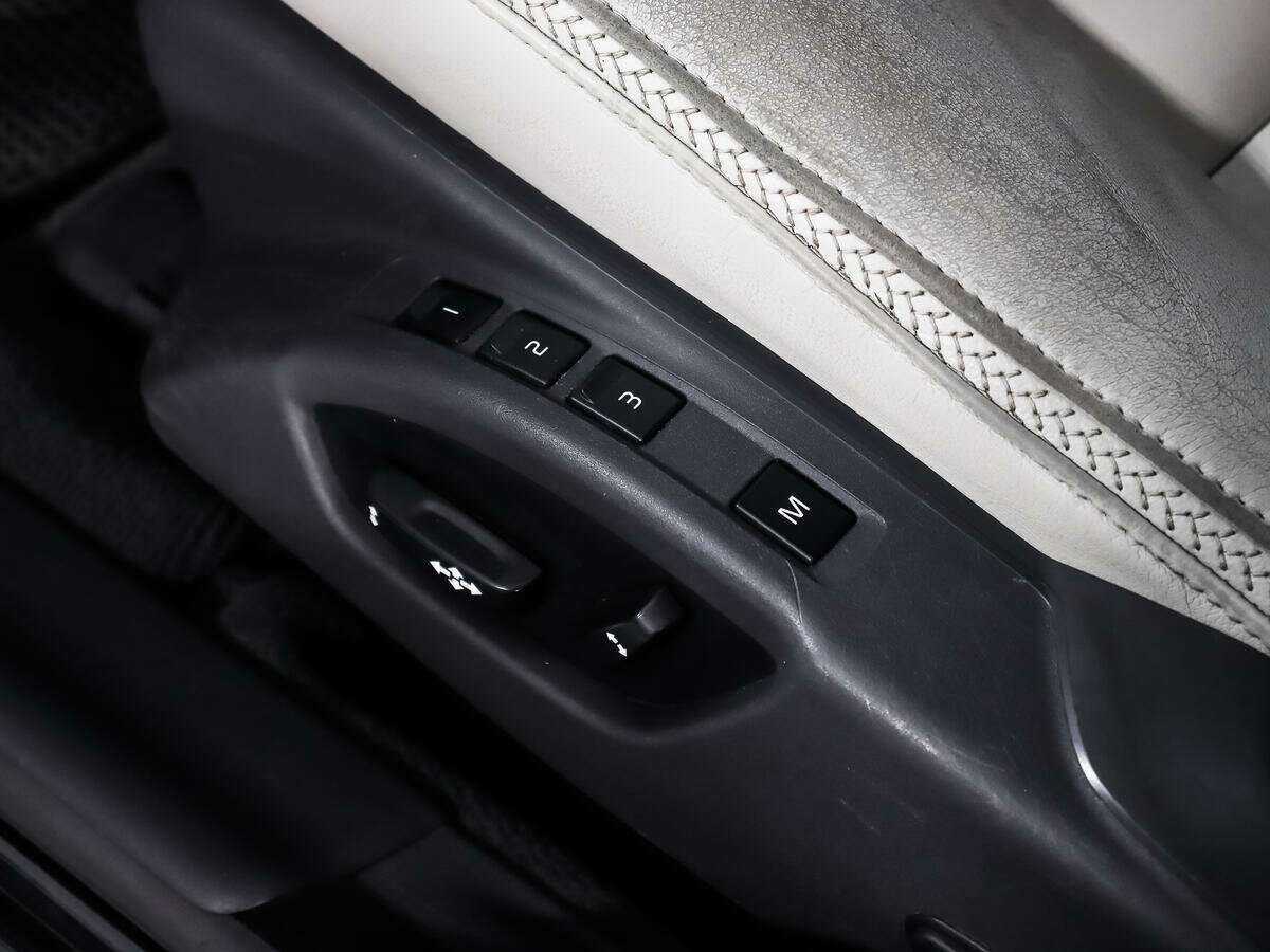Купить Volvo XC70 с пробегом. Фото: #9