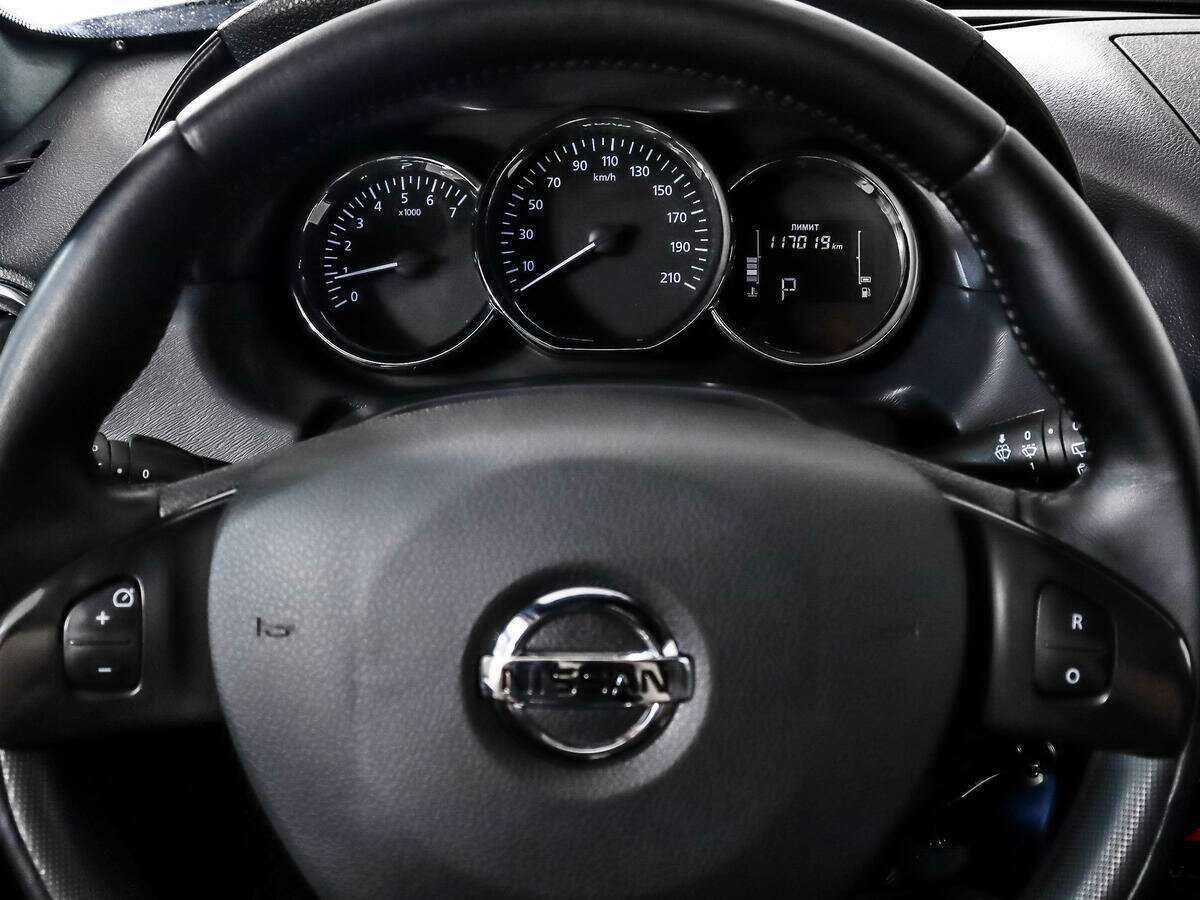 Купить Nissan Terrano с пробегом. Фото: #15