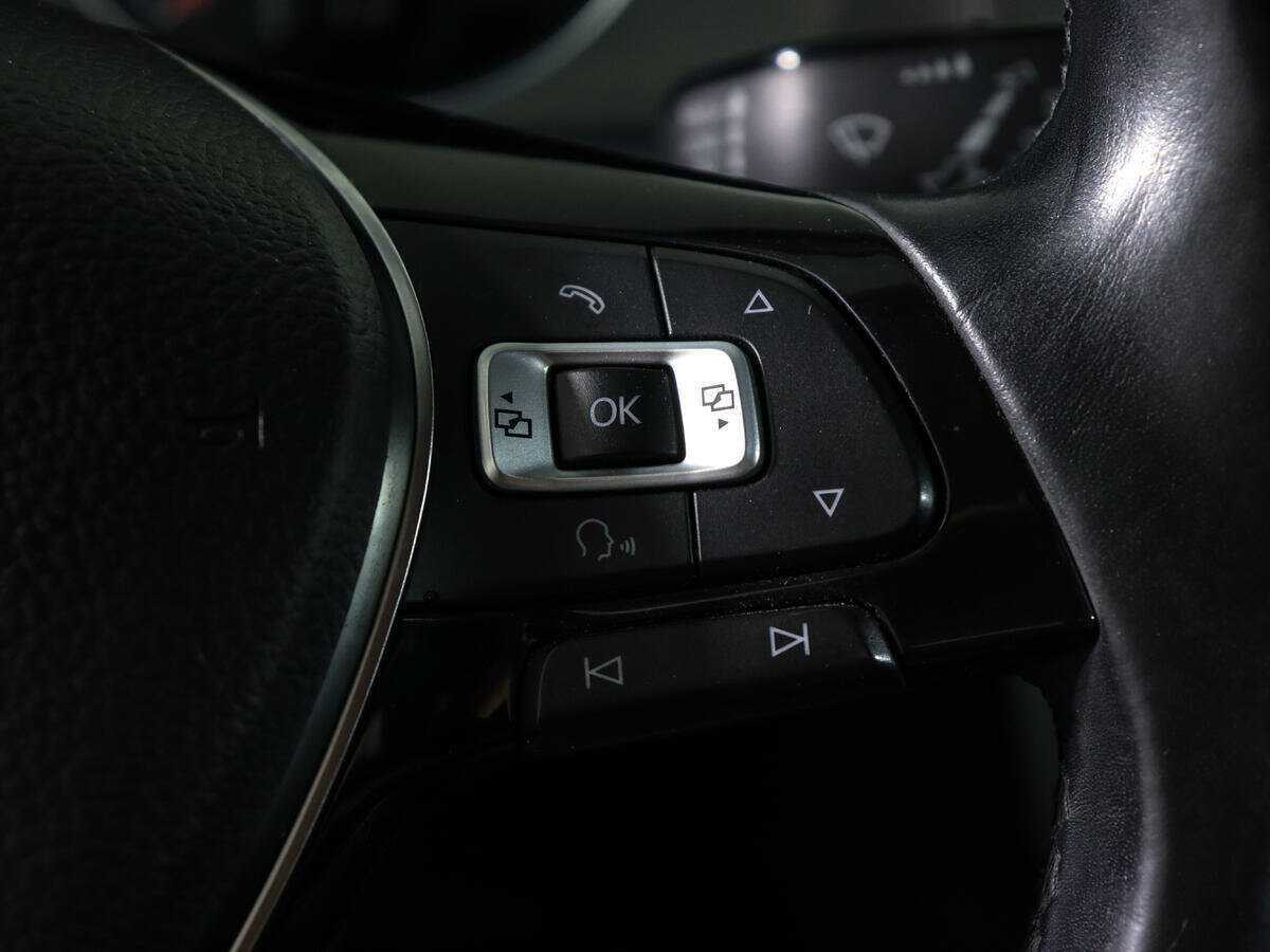 Купить Volkswagen Golf с пробегом. Фото: #18