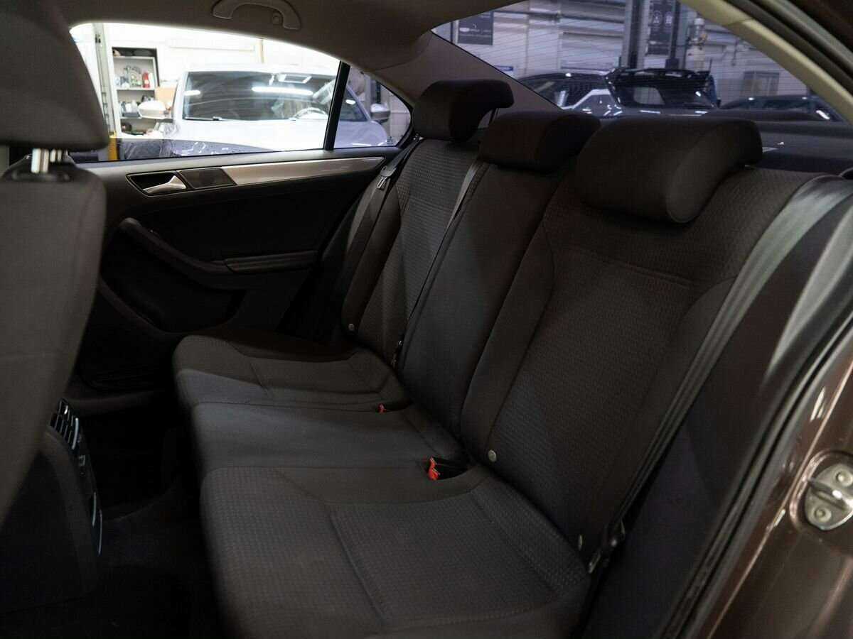 Купить Volkswagen Jetta с пробегом. Фото: #6