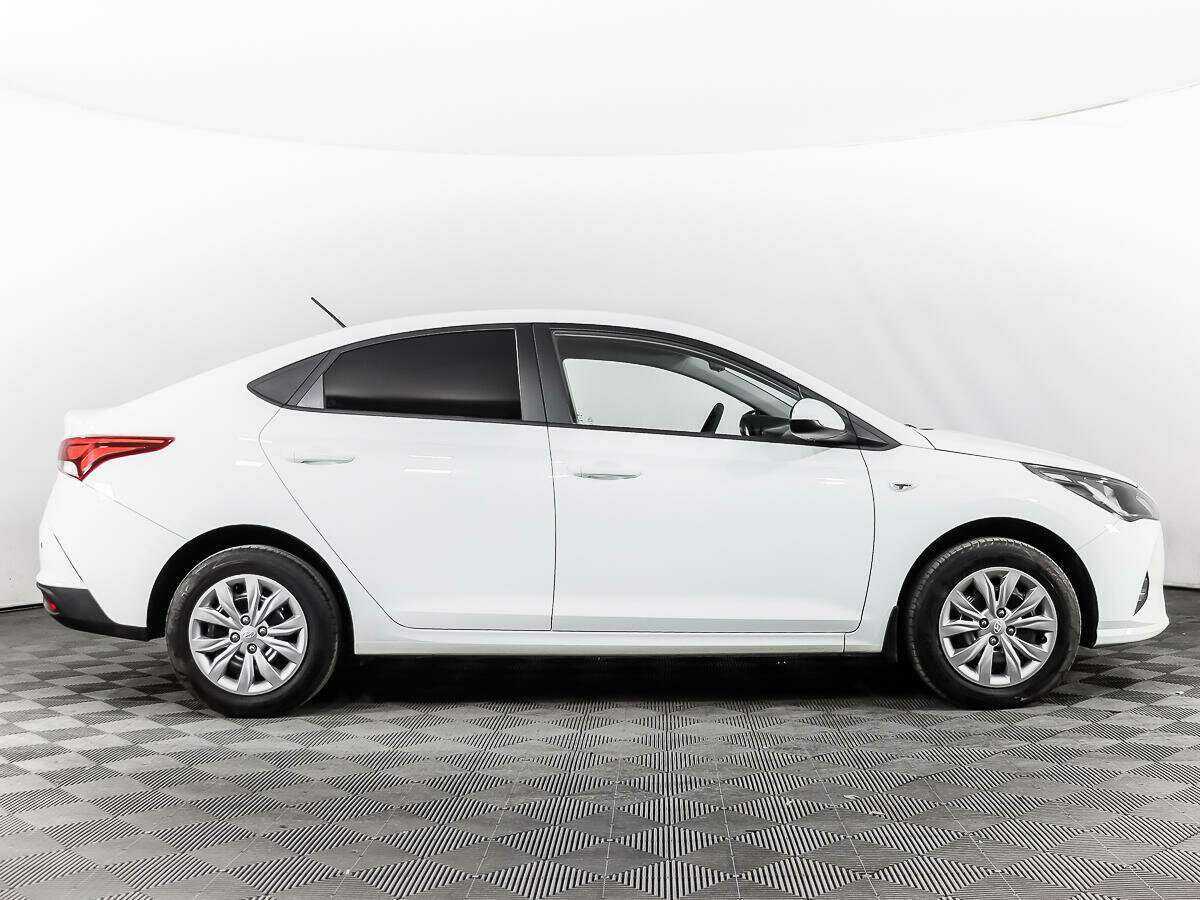 Купить Hyundai Solaris с пробегом. Фото: #3