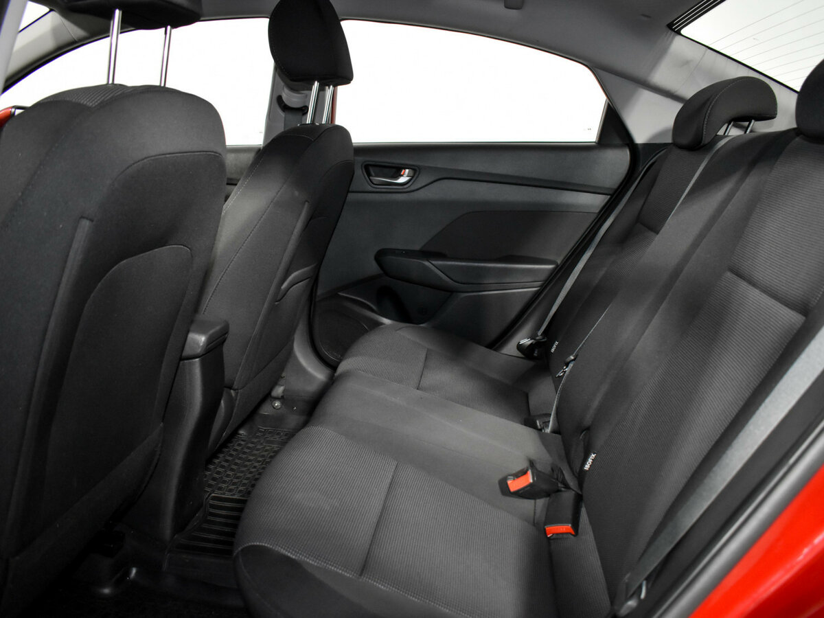 Купить Hyundai Solaris с пробегом. Фото: #10