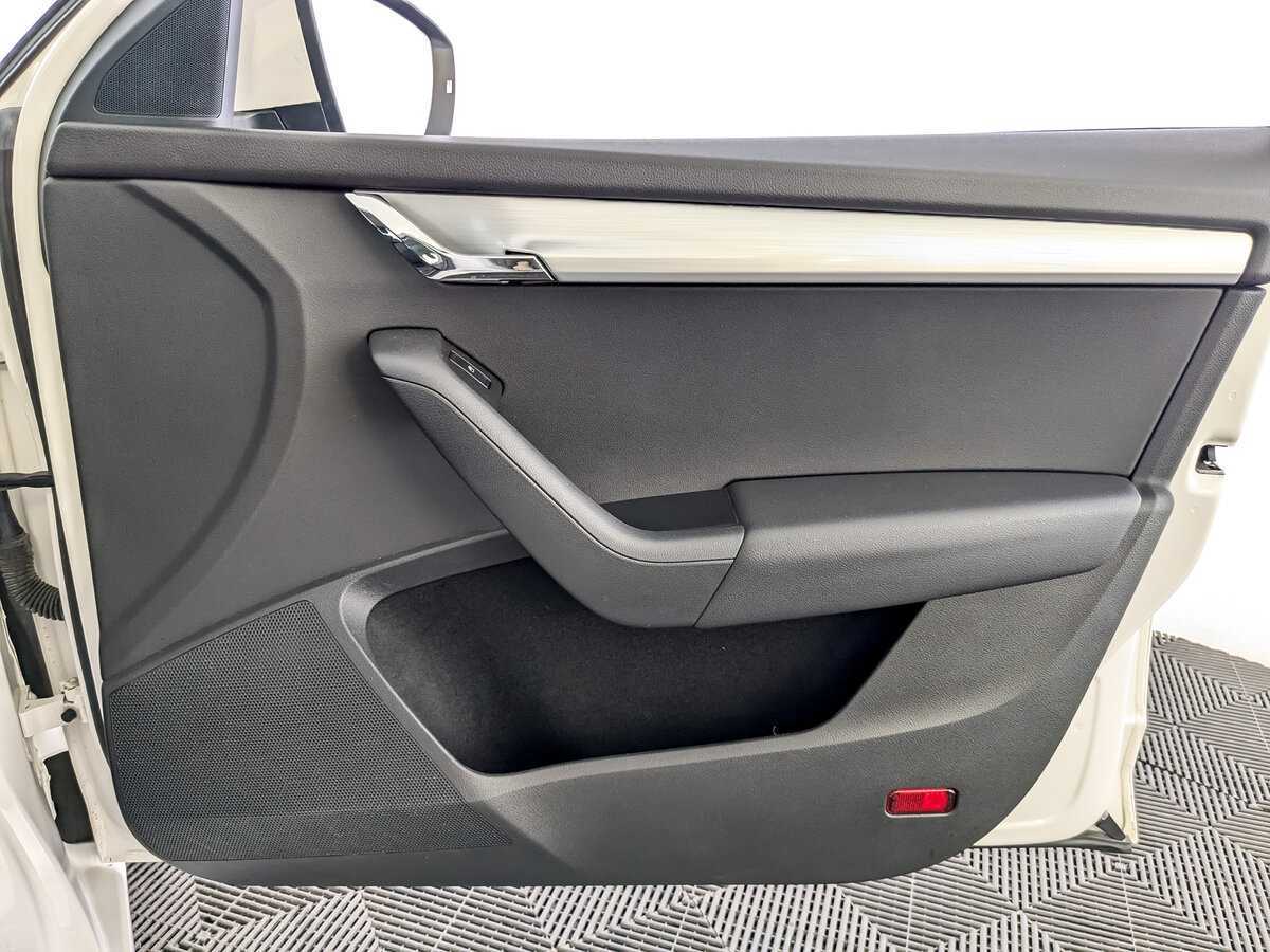 Купить Skoda Octavia с пробегом. Фото: #19