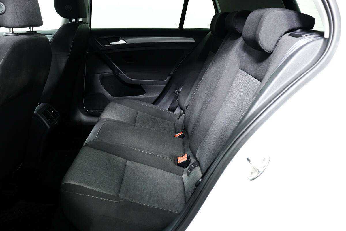 Купить Volkswagen Golf с пробегом. Фото: #11