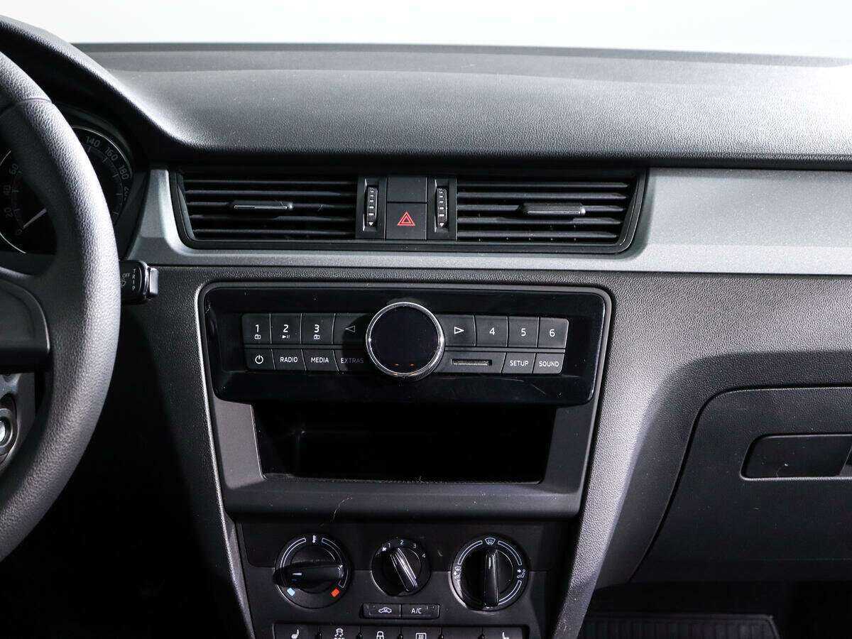 Купить Skoda Rapid с пробегом. Фото: #11