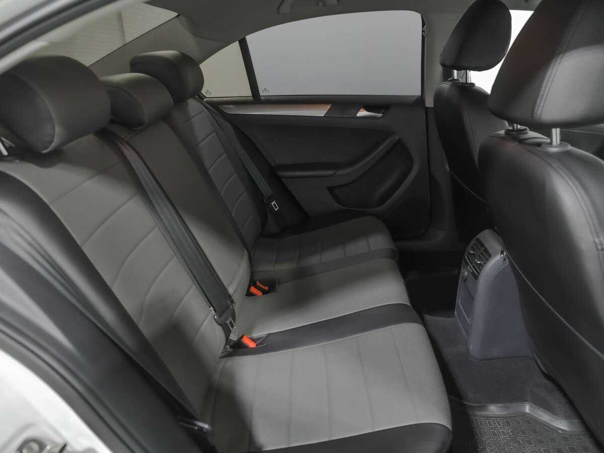 Купить Volkswagen Jetta с пробегом. Фото: #9