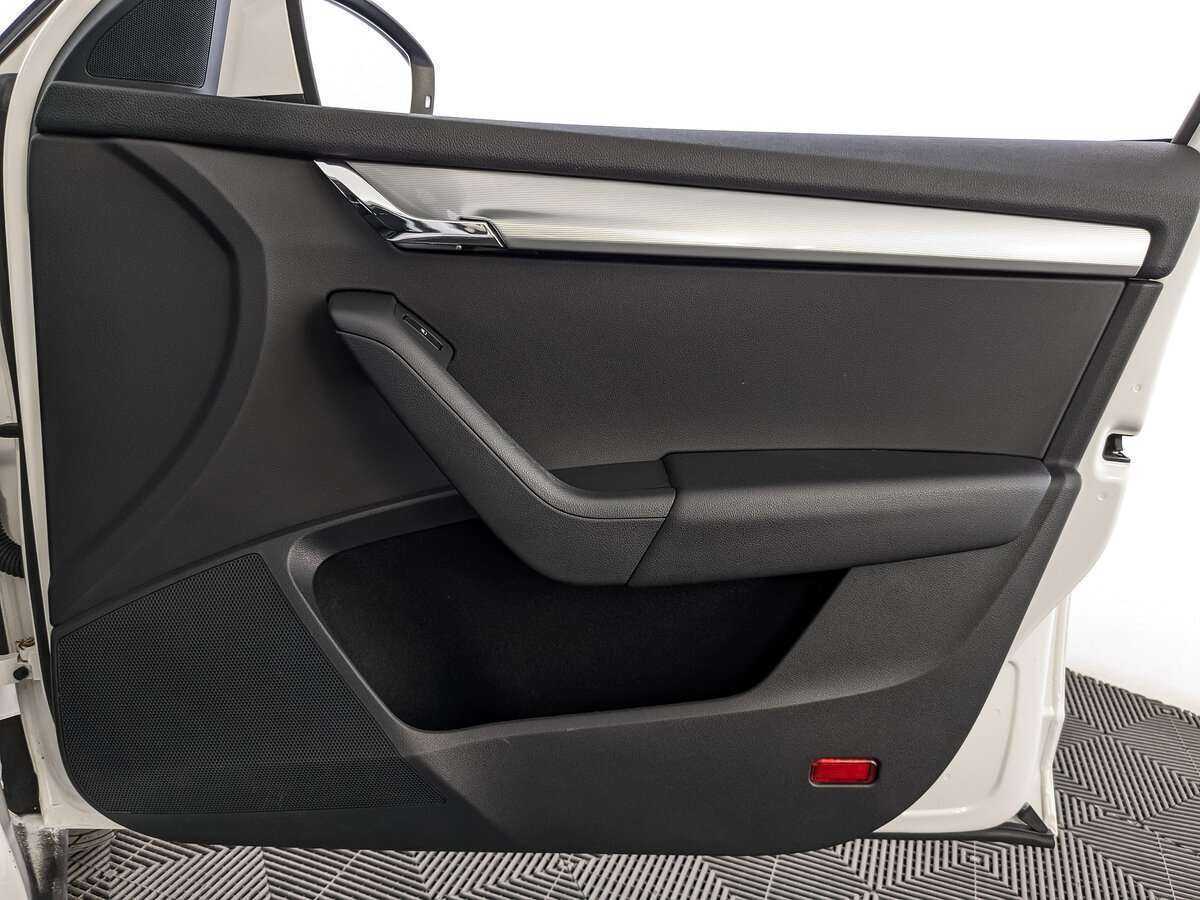 Купить Skoda Octavia с пробегом. Фото: #23