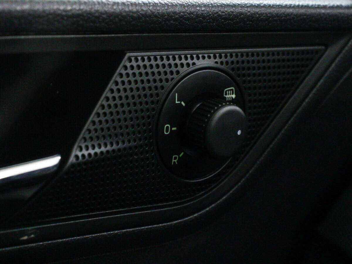 Купить Skoda Rapid с пробегом. Фото: #12