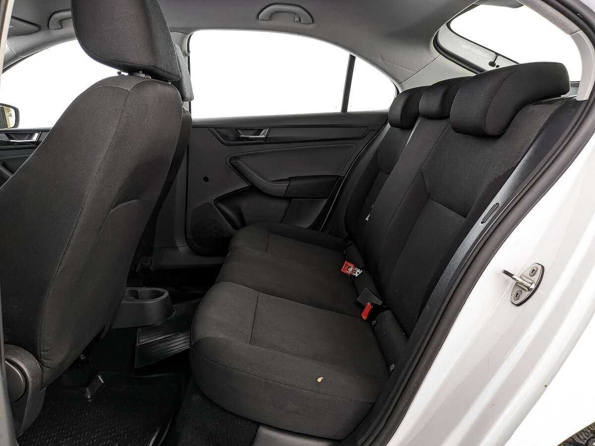 Купить Skoda Rapid с пробегом. Фото: #13