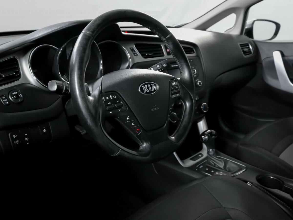 Купить Kia Ceed с пробегом. Фото: #10