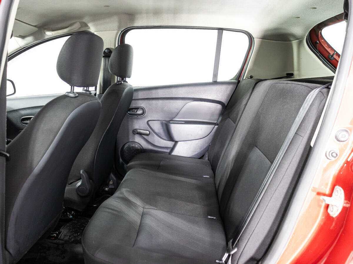Купить Renault Sandero с пробегом. Фото: #9