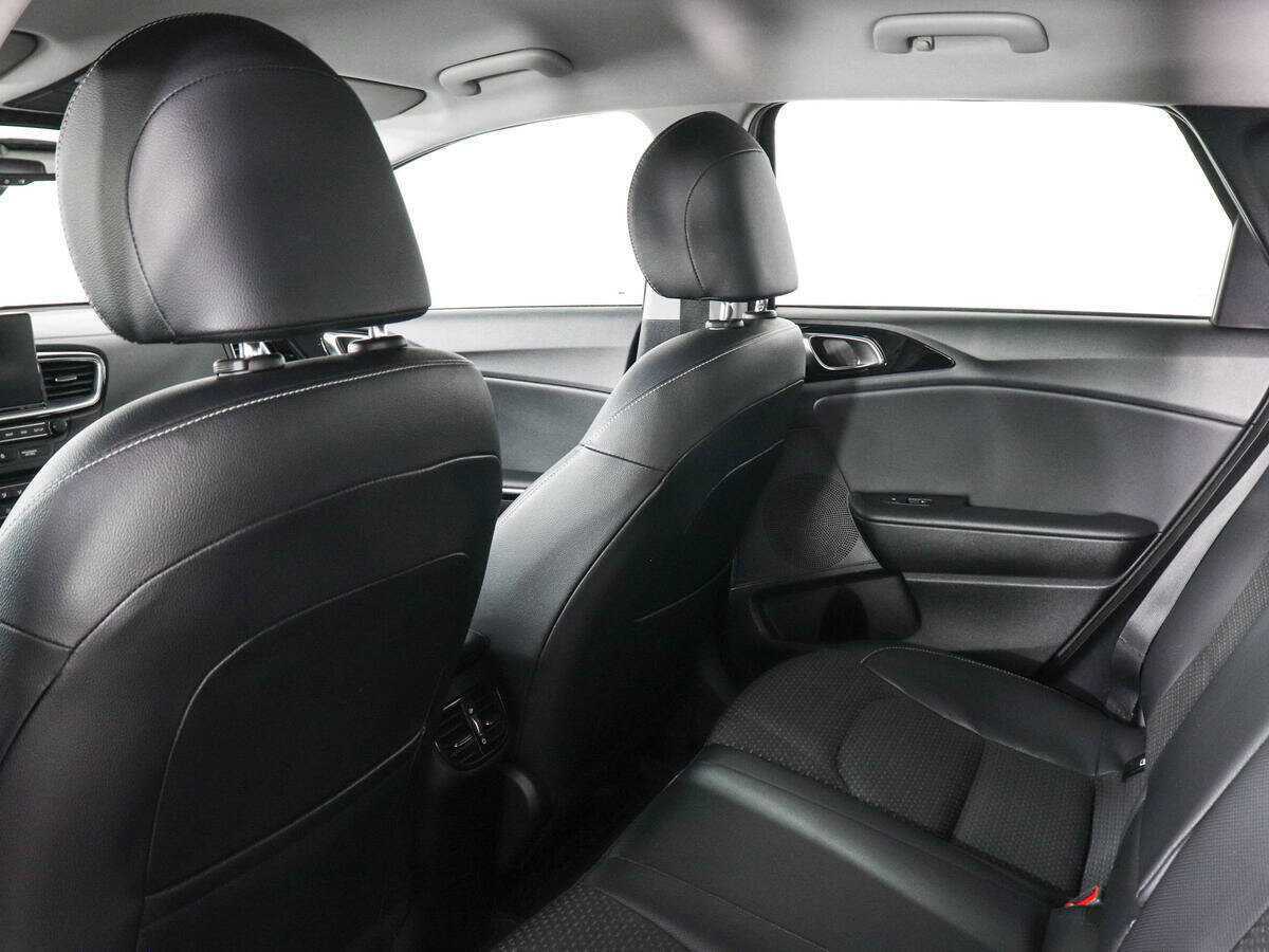 Купить Kia Ceed с пробегом. Фото: #11