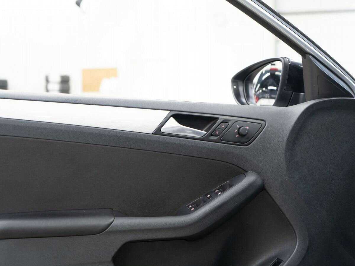Купить Volkswagen Jetta с пробегом. Фото: #15