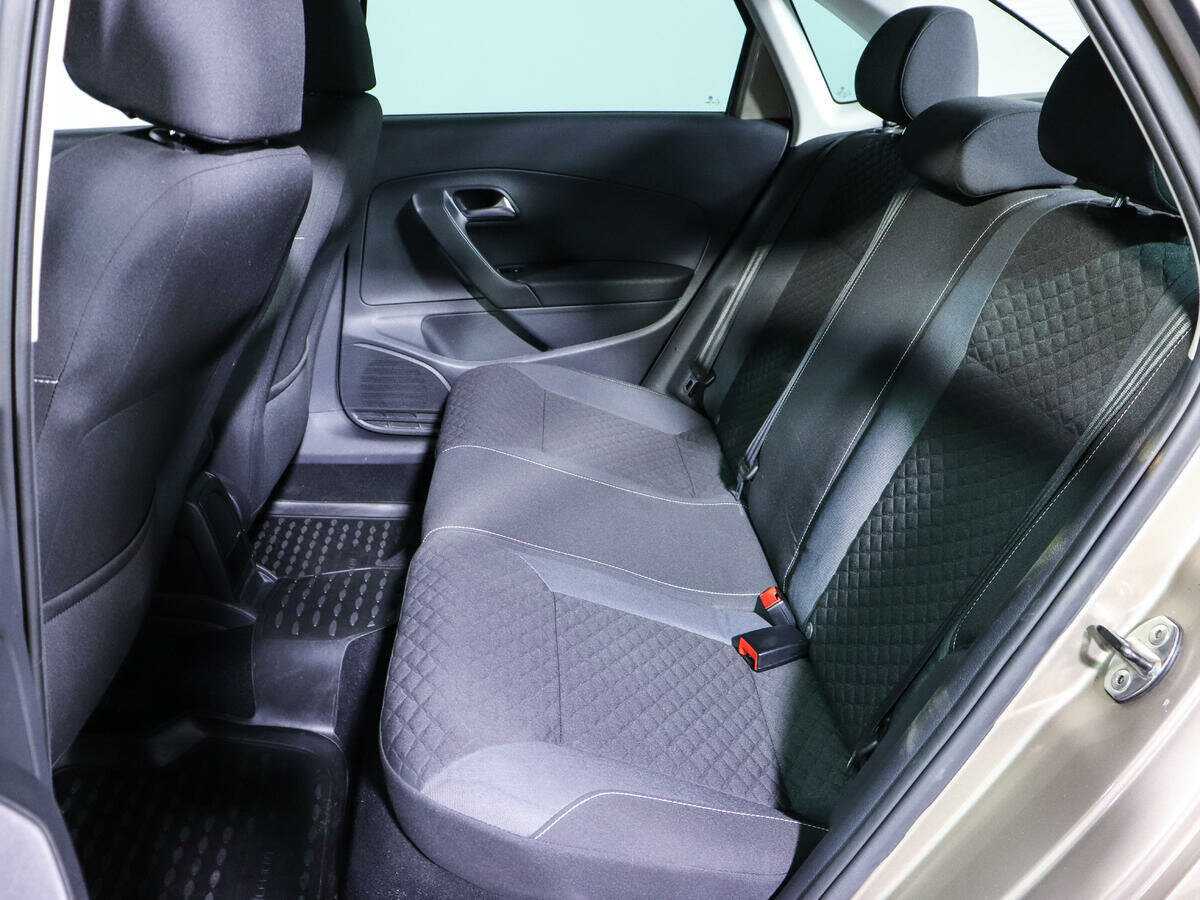 Купить Volkswagen Polo с пробегом. Фото: #9