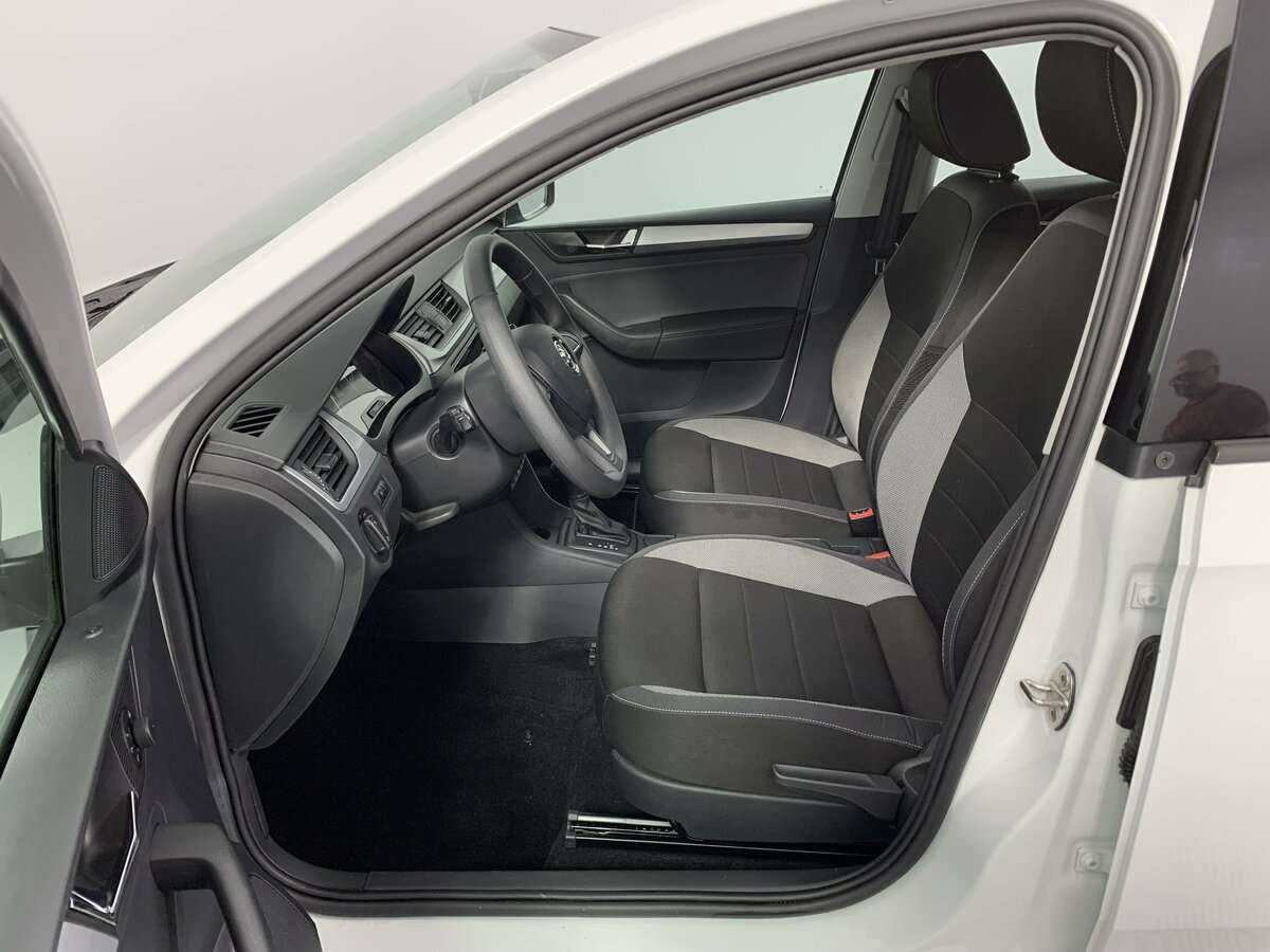 Купить Skoda Rapid с пробегом. Фото: #13