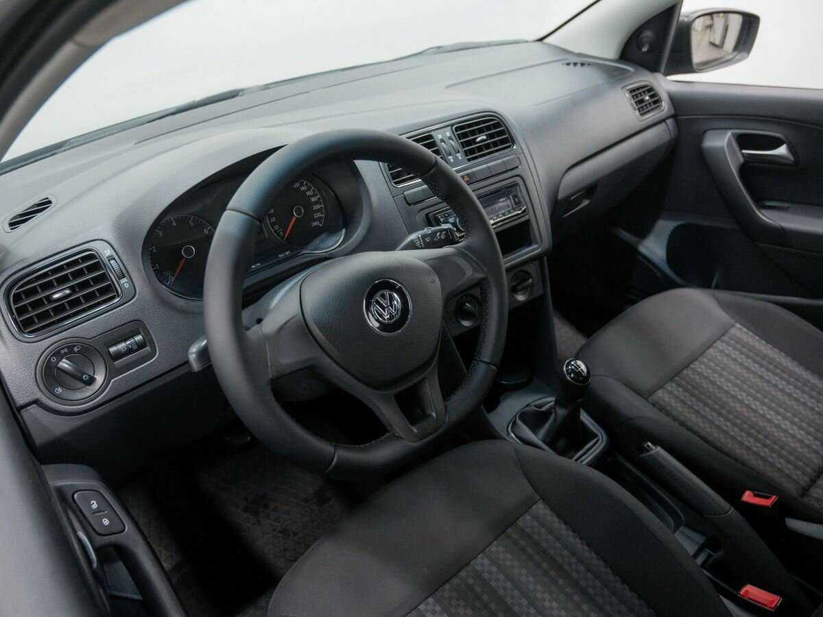 Купить Volkswagen Polo с пробегом. Фото: #12