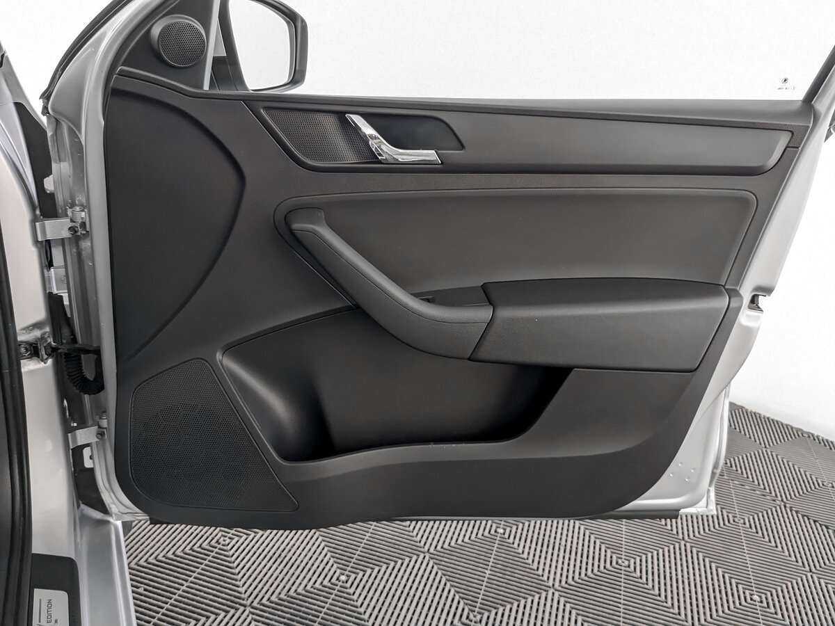 Купить Skoda Rapid с пробегом. Фото: #18