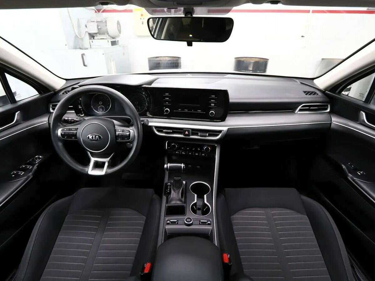 Купить Kia K5 с пробегом. Фото: #17