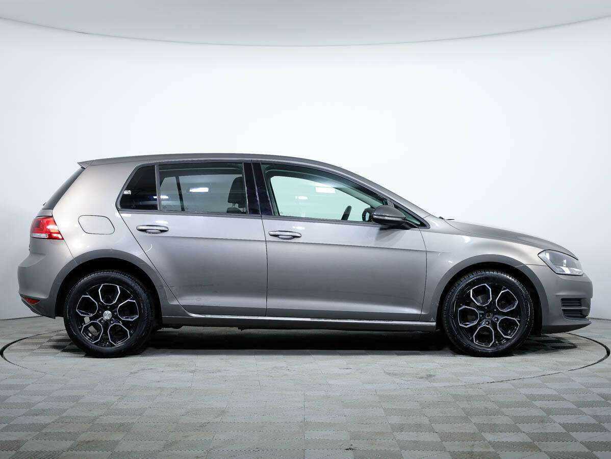 Купить Volkswagen Golf с пробегом. Фото: #2