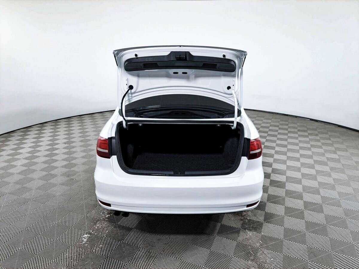 Купить Volkswagen Jetta с пробегом. Фото: #9