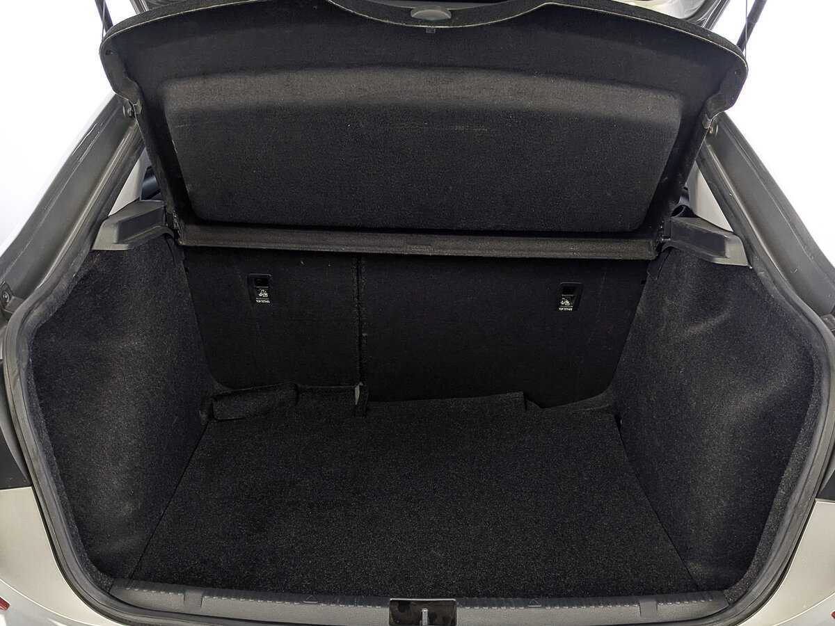 Купить Volkswagen Polo с пробегом. Фото: #9