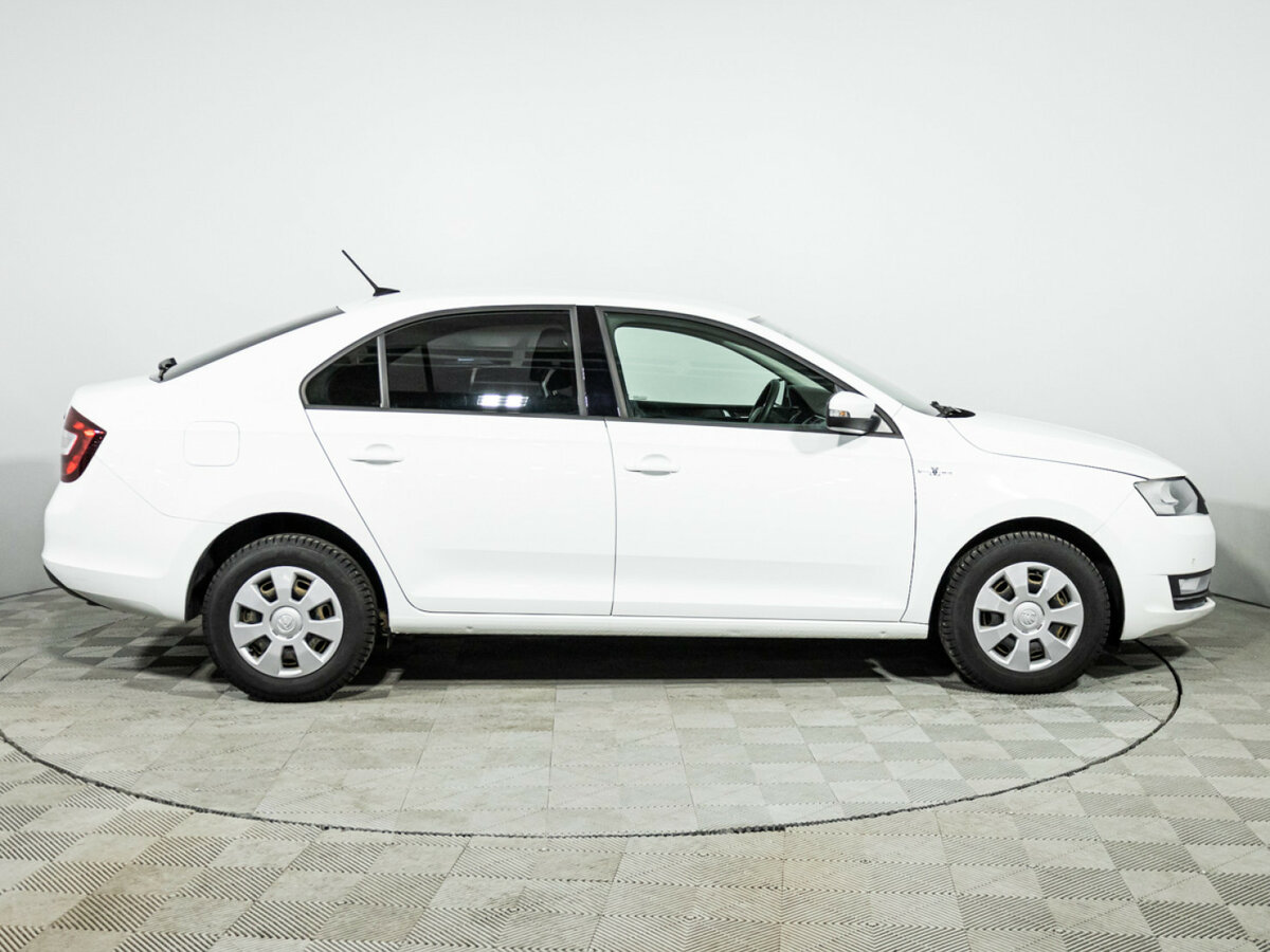 Купить Skoda Rapid с пробегом. Фото: #3