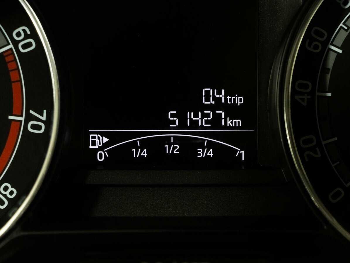 Купить Skoda Rapid с пробегом. Фото: #10