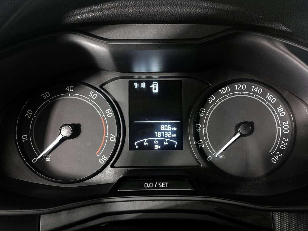 Купить Skoda Rapid с пробегом. Фото: #10