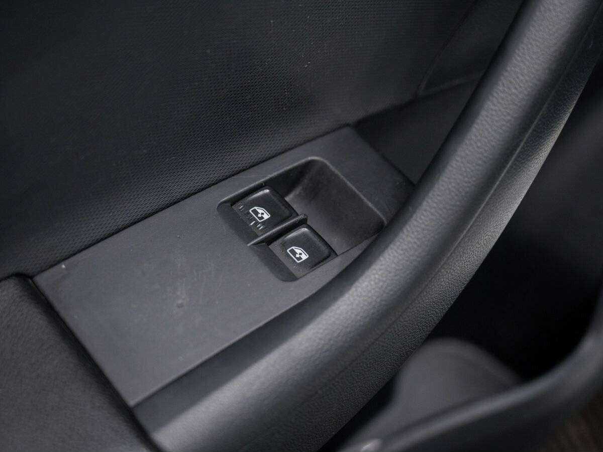 Купить Skoda Rapid с пробегом. Фото: #18