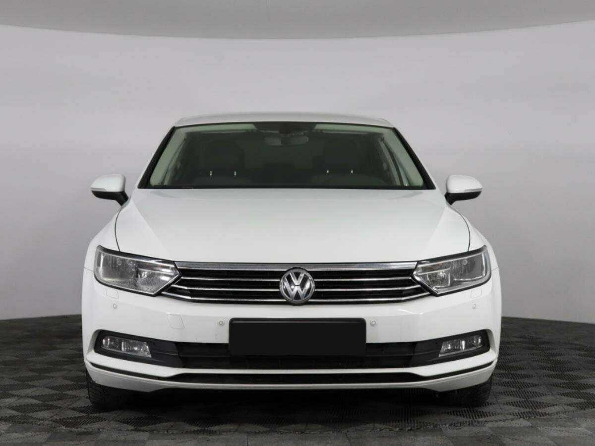 Купить Volkswagen Passat с пробегом. Фото: #1