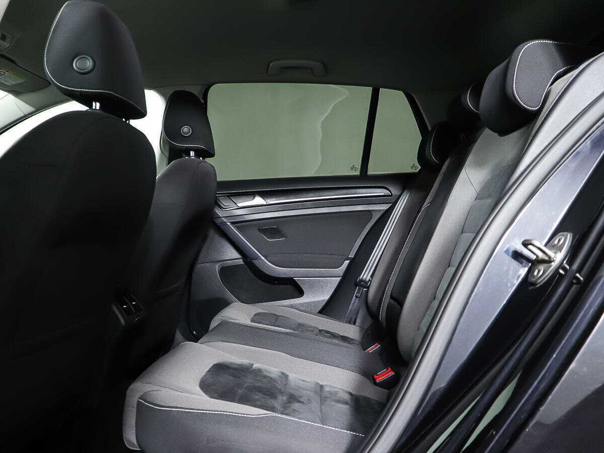 Купить Volkswagen Golf с пробегом. Фото: #10