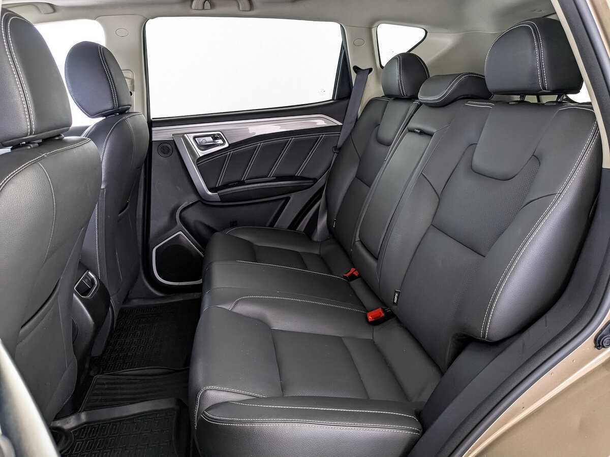 Купить Geely Emgrand X7 с пробегом. Фото: #17