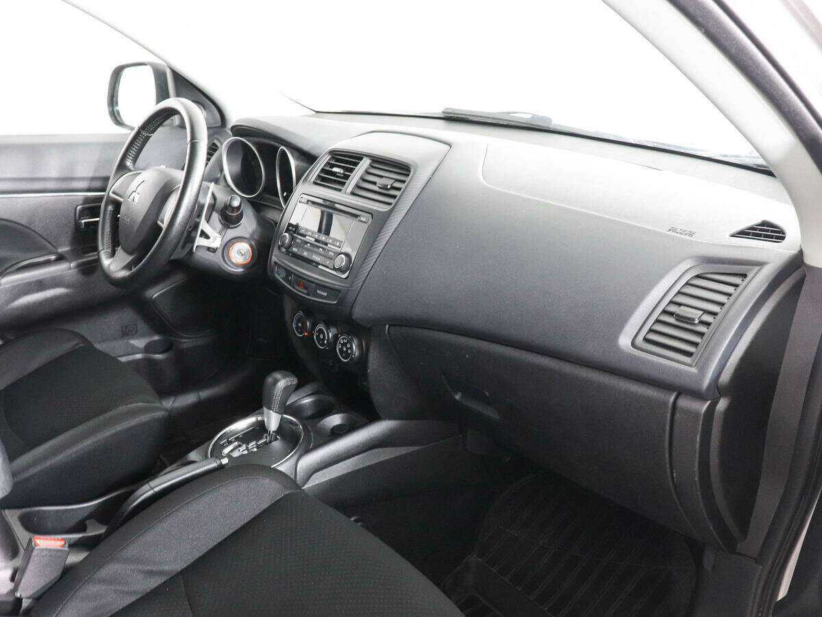Купить Mitsubishi ASX с пробегом. Фото: #9