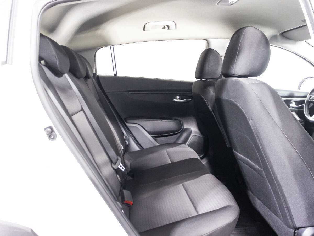 Купить Kia Rio с пробегом. Фото: #21