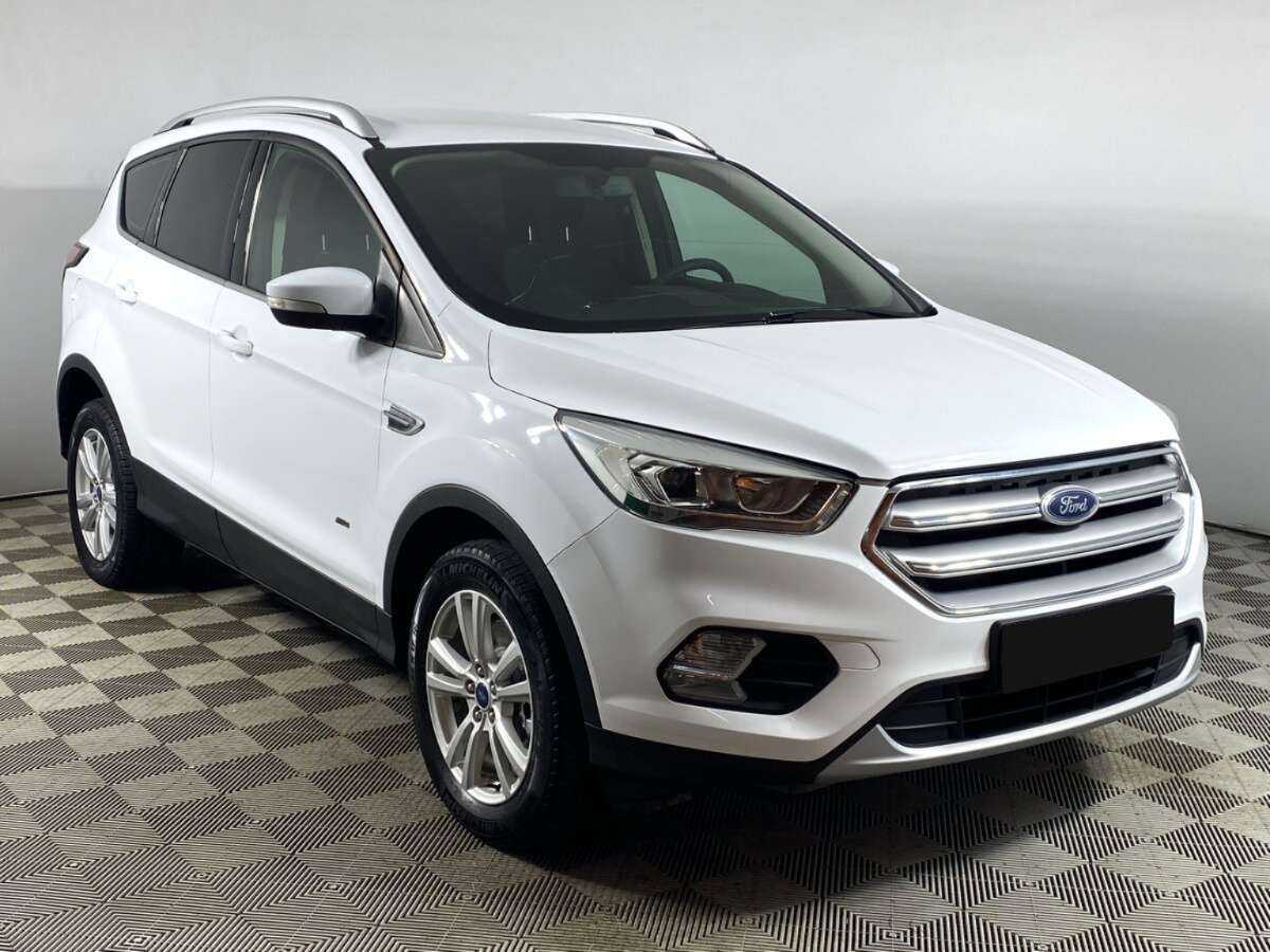 Купить Ford Kuga с пробегом. Фото: #2