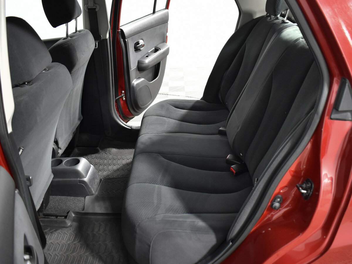 Купить Nissan Tiida с пробегом. Фото: #9