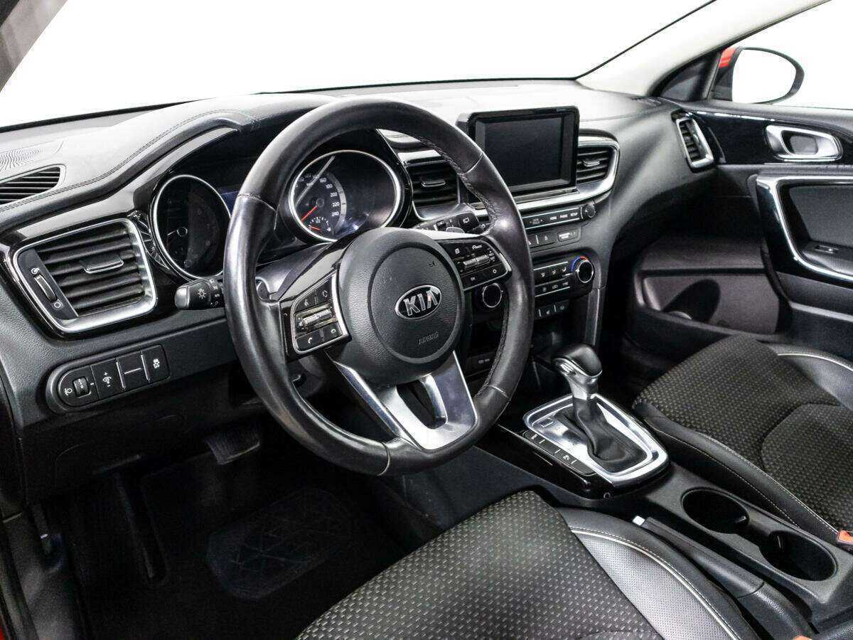 Купить Kia Ceed с пробегом. Фото: #10