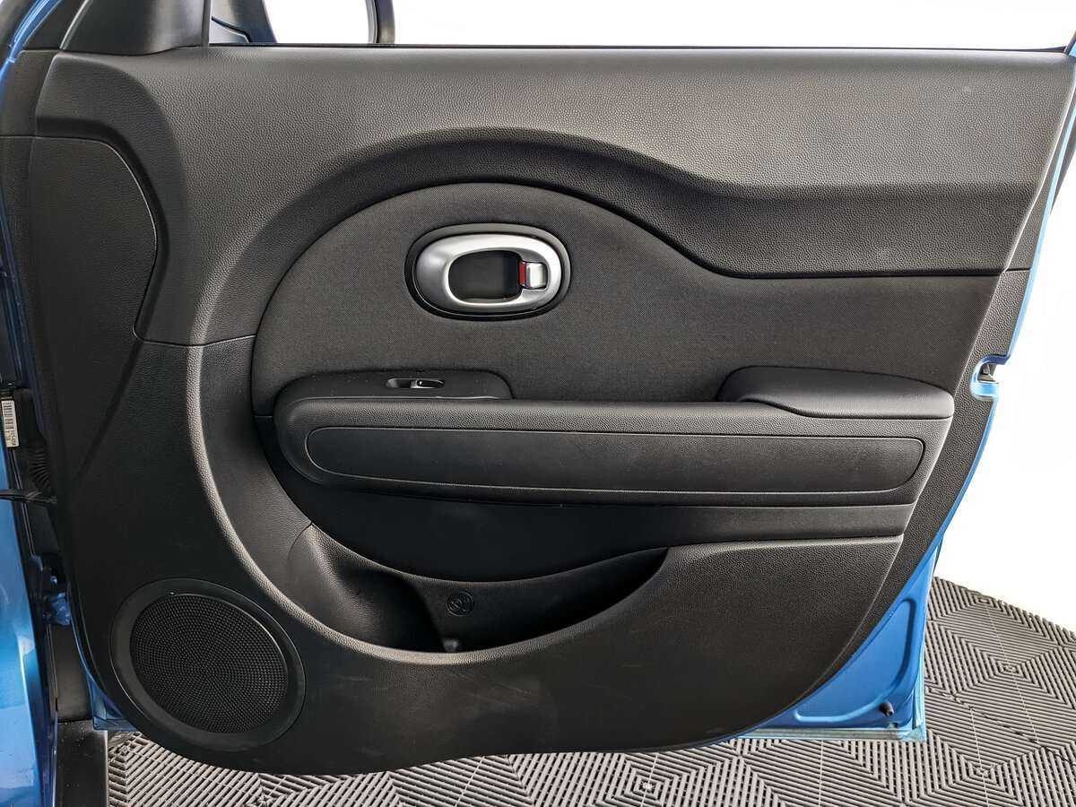 Купить Kia Soul с пробегом. Фото: #23