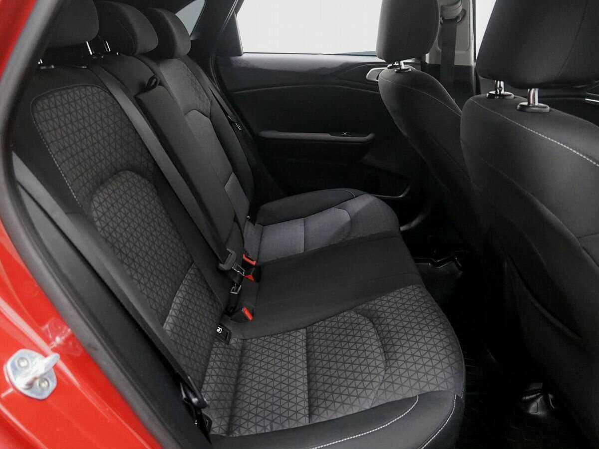 Купить Kia Ceed с пробегом. Фото: #8